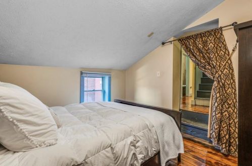 241 38 St, Pittsburgh PA 15201-1807 exterior