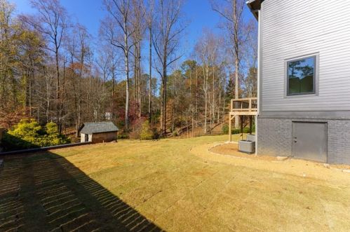 5666 Long Island Dr, Atlanta GA  30327-4842 exterior