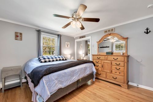 90 Dana Ln, Meriden CT 06451-5032 exterior