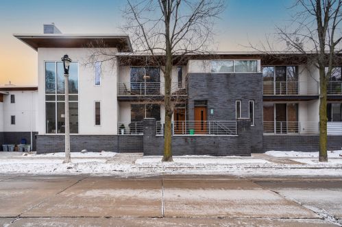 1962 Commerce St, Milwaukee WI 53212-3776 exterior