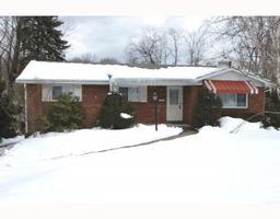 200 Centerdale Rd, Moon Twp PA  15108-2604 exterior