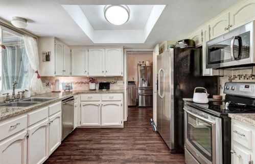 13201 Broadmeade Ave, Austin TX 78729-2815 exterior