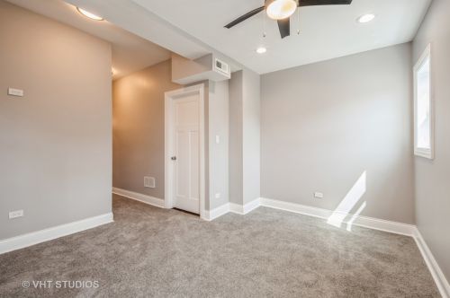 7215 Ridgeland Ave, Chicago IL 60649-2808 exterior