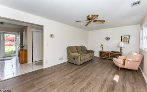 53 Conger Way, Clark, NJ 07066-2703