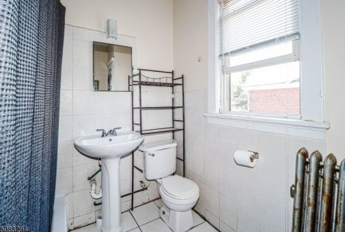 239 Hamilton St, New Brunswick NJ 08901-2205 exterior