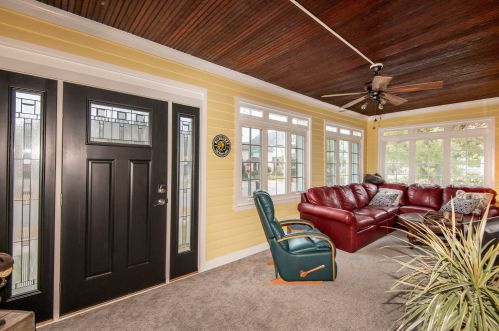 2905 Hackett Ave, Milwaukee WI 53211-3442 exterior