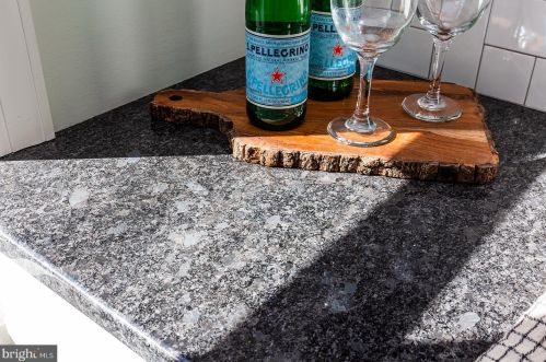 24 New St, Lancaster PA 17602-2047 exterior