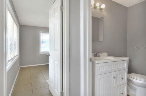 10712 Connechusett Rd, Tampa FL 33617-3410 exterior