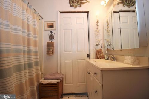 80 Ridgeway Ave, Manor PA 19036-1924 exterior