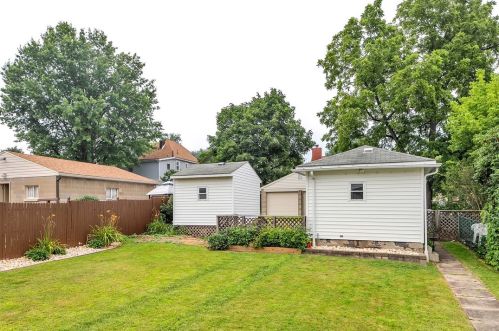 205 Littlewood St, Pittsburgh PA 15223-1131 exterior