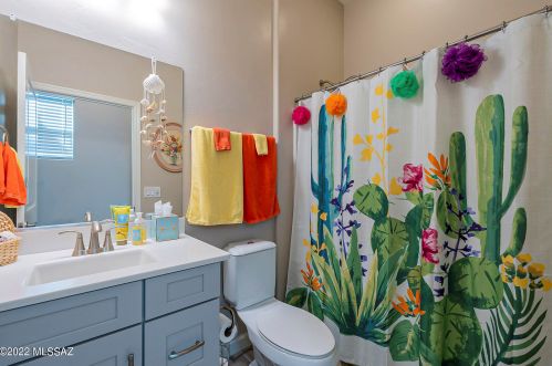 2472 Bassett Peak Dr, Green Valley AZ 85622-8110 exterior