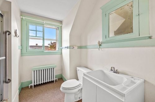 5701 Elgin St, Pittsburgh PA 15206-1635 exterior