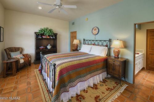 4820 Camino Escuela, Tucson AZ 85718-5914 exterior