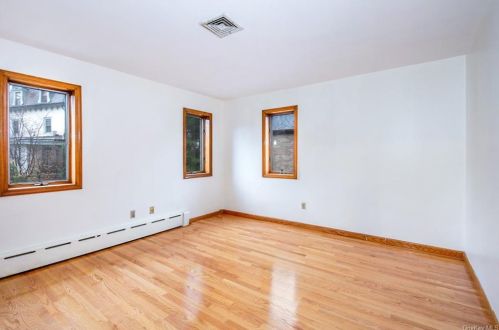 2655 Netherland Ave, Bronx NY 10463-4808 exterior