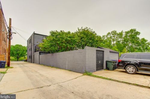 1811 Capitol St, Washington DC 20003-1711 exterior