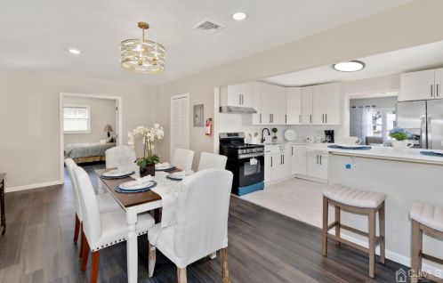 40 Markham Rd, Edison NJ  08817-4129 exterior