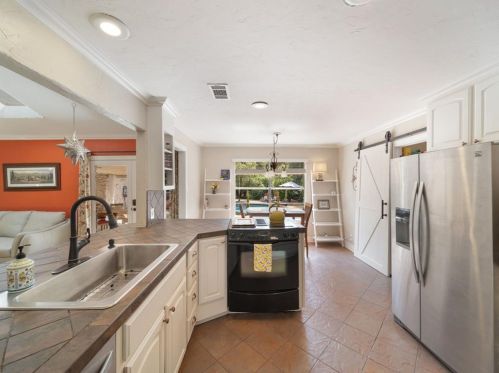 9604 Flintrock Cir, Austin TX 78737-1113 exterior