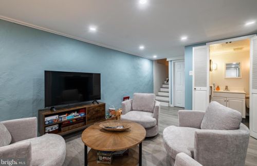 310 16th St, Philadelphia PA  19102-4907 exterior