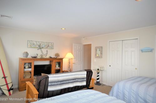 3031 Rte 35, Lavallette NJ 08735-1929 exterior