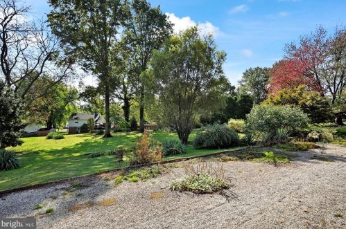 924 Sherry Ln, Lancaster PA 17601-2024 exterior