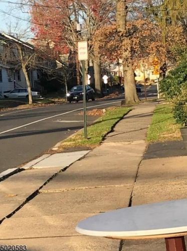 25 Meadowbrook Pl, Maplewood NJ  07040-2408 exterior