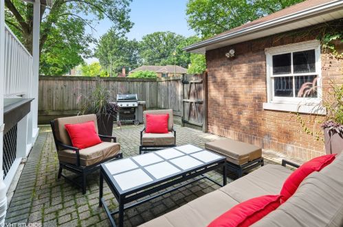 6553 Hiawatha Ave, Chicago IL 60646-4219 exterior