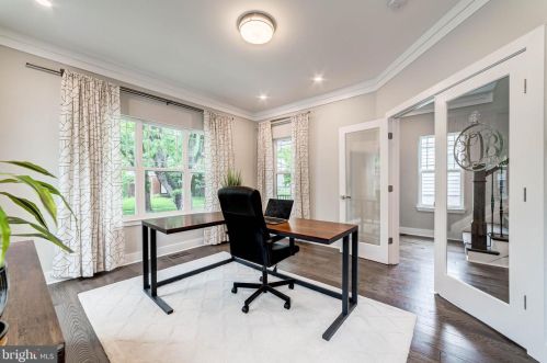 113 Maple St, Alexandria VA 22301-2606 exterior