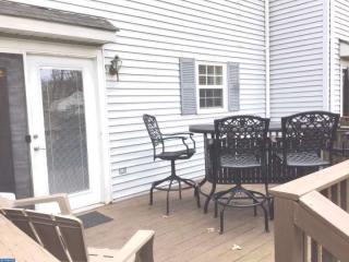 34 Stafford Ct, Trenton NJ  08690-3329 exterior