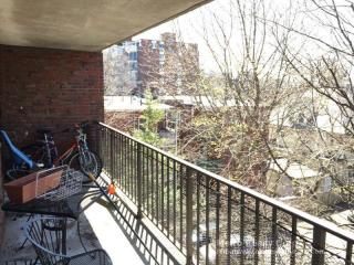 80 Centre St, Brookline MA  02446-2832 exterior