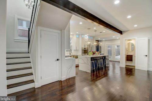 2911 17th St, Washington DC  20018-1825 exterior