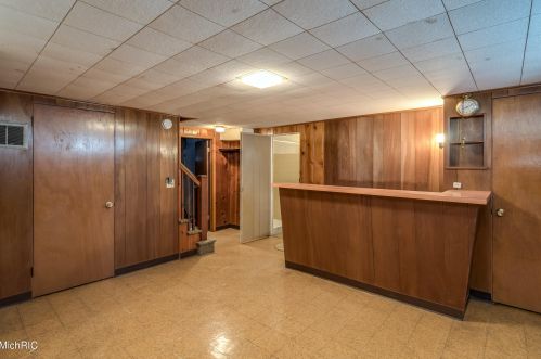 1423 Parkhurst Ave, Grand Rapids MI 49504-2646 exterior