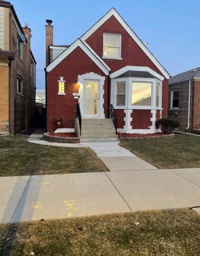 7345 Artesian Ave, Chicago, IL 60629-1405