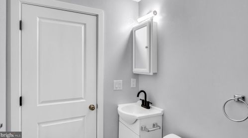 2432 Hancock St, Philadelphia PA 19148-3331 exterior