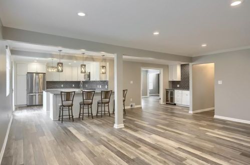 1093 Lakemont Dr, Pittsburgh PA  15243-1817 exterior