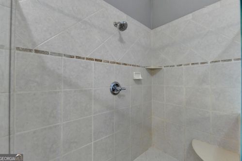 8760 Glasgow Pointe, Duluth GA 30097-6606 exterior