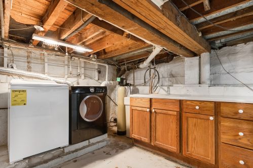 932 Wicker St, Bull Valley IL 60098-2356 exterior