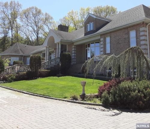 11 Big Ramapo Rd, Upper Saddle River NJ  07458-2947 exterior