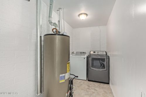 818 Calle Bocina, Tucson AZ  85756-6434 exterior