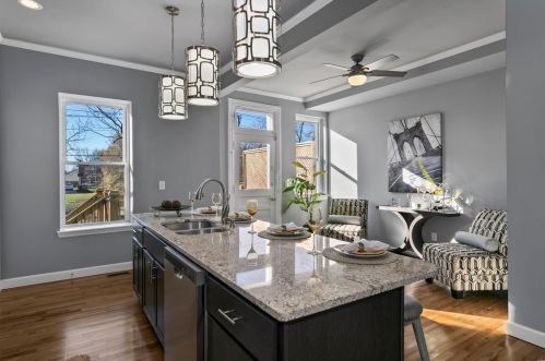 5642 Maple Ave, Saint Louis MO 63112-2722 exterior