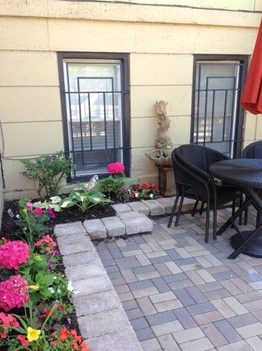 617 Dickens Ave, Chicago IL  60614-4401 exterior