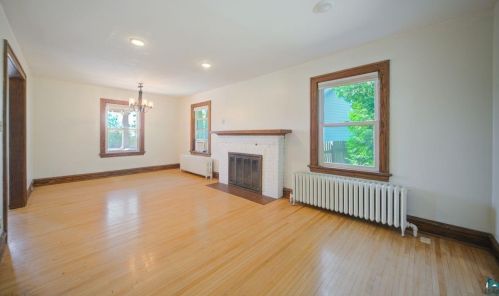 201 Snively Rd, Duluth, MN 55803-2207