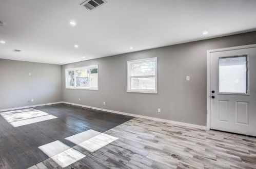 1426 Gillette St, Dallas TX 75217-1210 exterior