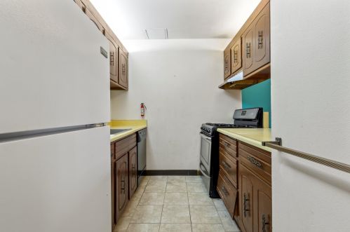 9043 70, Milwaukee WI 53223-2114 exterior