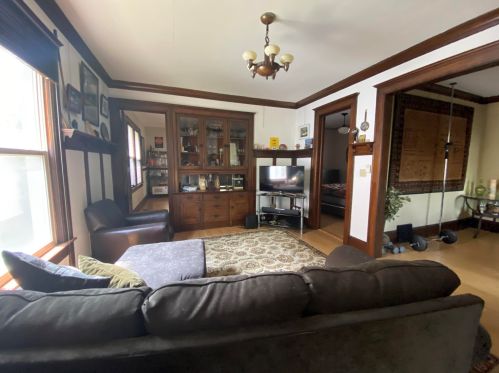 2953 Newhall St, Milwaukee, WI 53211-3224