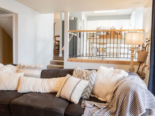 3058 Linton Dr, Taylorsville UT 84088-4632 exterior