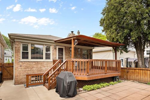 4333 Meade Ave, Chicago IL 60634-1520 exterior