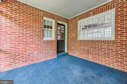 214 Charles St, Hanover PA 17331-2204 exterior