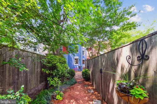 435 5 St, Washington DC 20003-2052 exterior