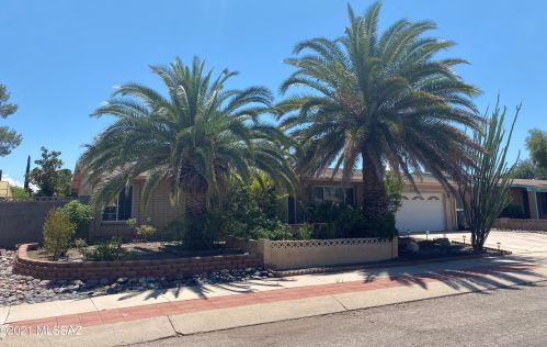 8048 Manitoba Pl, Tucson, AZ 85730-4648