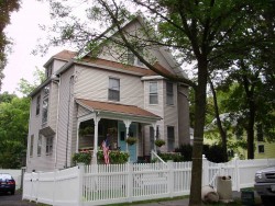 78 Prospect St, Newton, MA 02465-2337